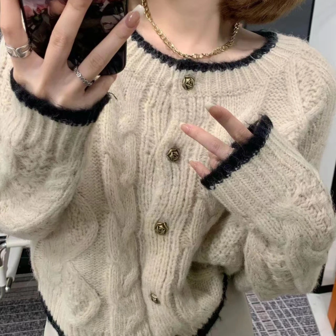 2022秋冬新款温柔复古小香风毛衣针织衫玫瑰扣毛衣圆领百搭慵懒风