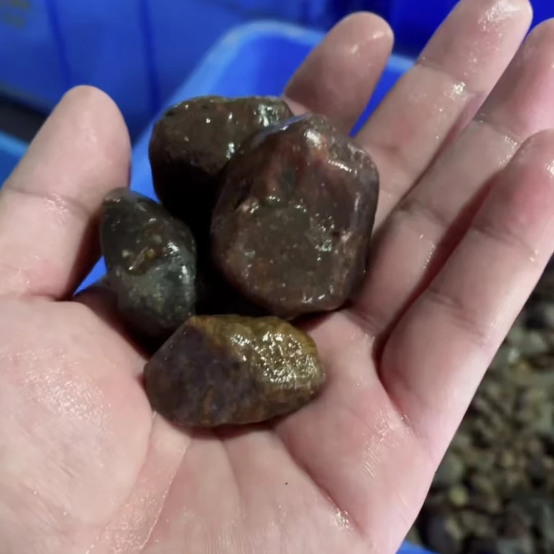 云宝矿业天然红宝石宝石原石