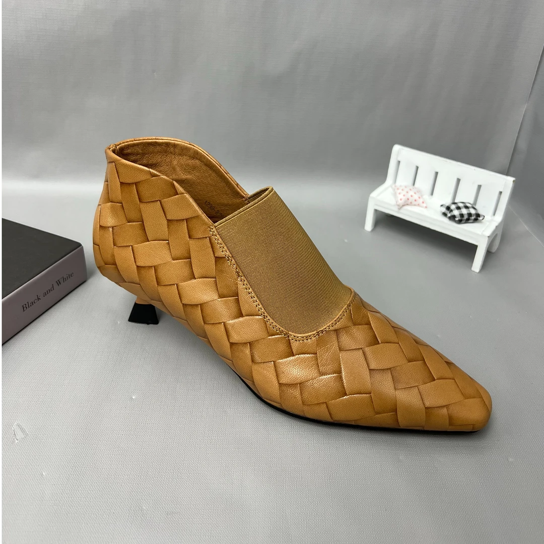 跟高3厘米A289-R760编织羊皮女士皮鞋短靴秋冬矮靴百搭时尚鞋子