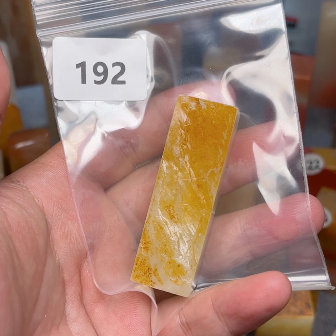 老挝石大****山