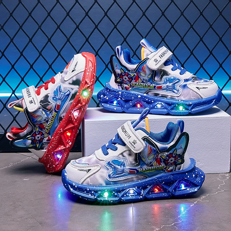 男童运动鞋带灯2024秋冬新款皮面儿童奥特曼鞋子中小童加绒跑步鞋