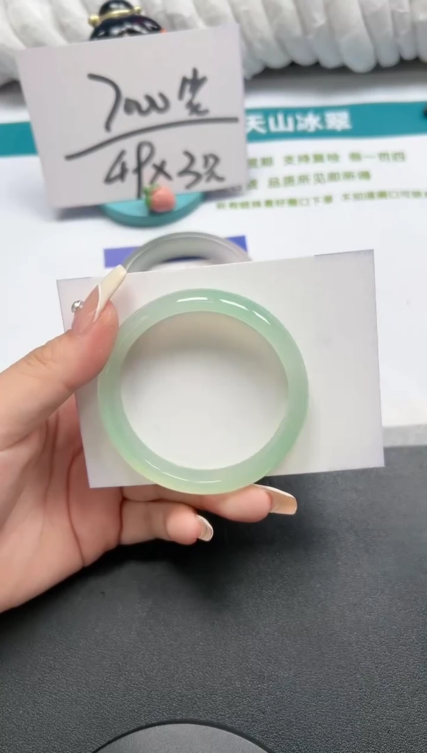 【闪购商品】石英质玉手镯未镶嵌49-53