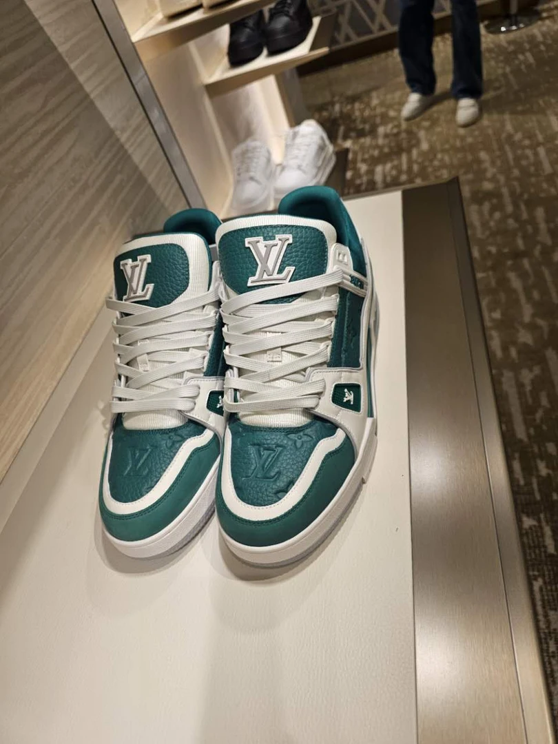 未使用 LouisVuitton/路易威登 路易威登绿白条纹trainer板鞋