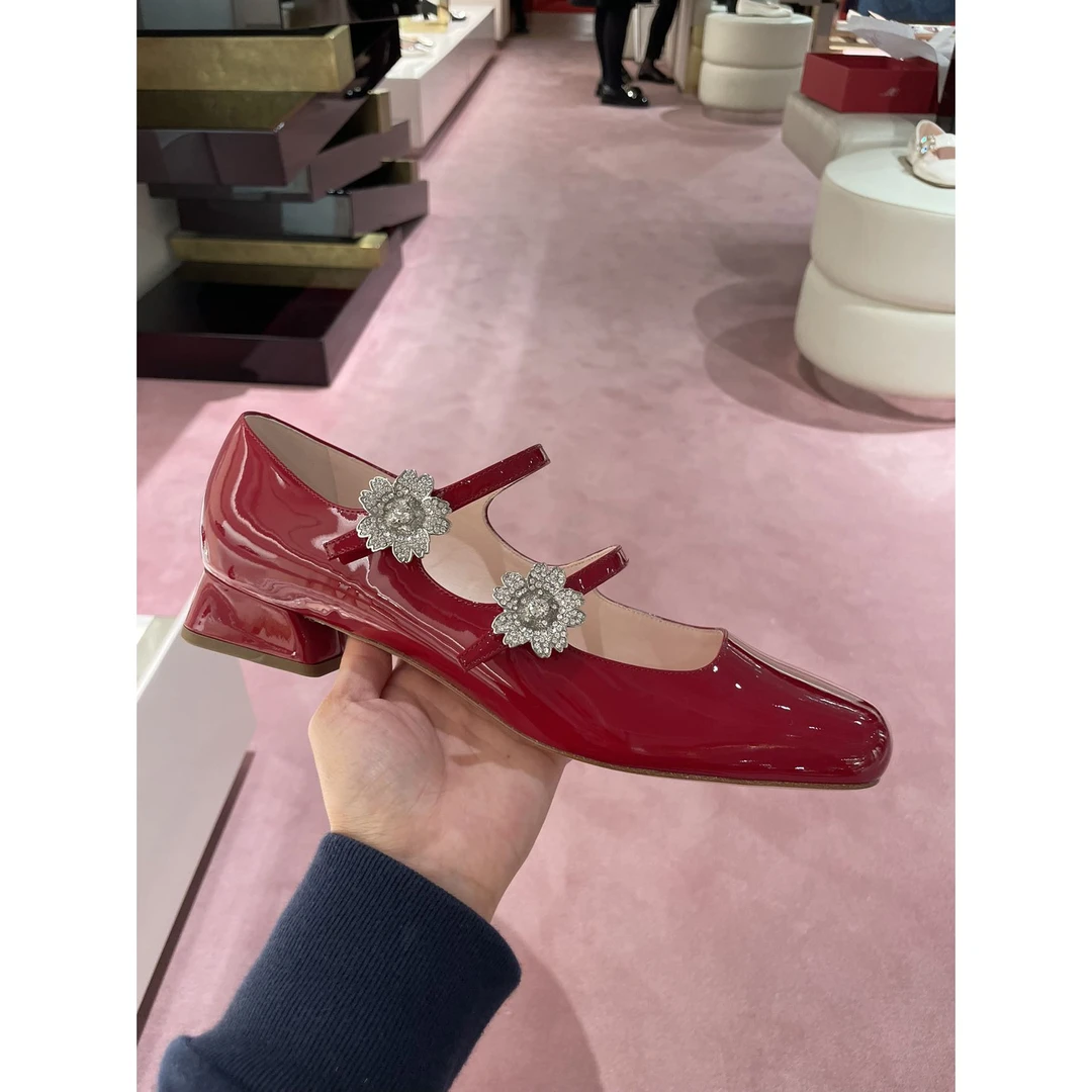 roger vivier  粗跟玛丽珍鞋 红色