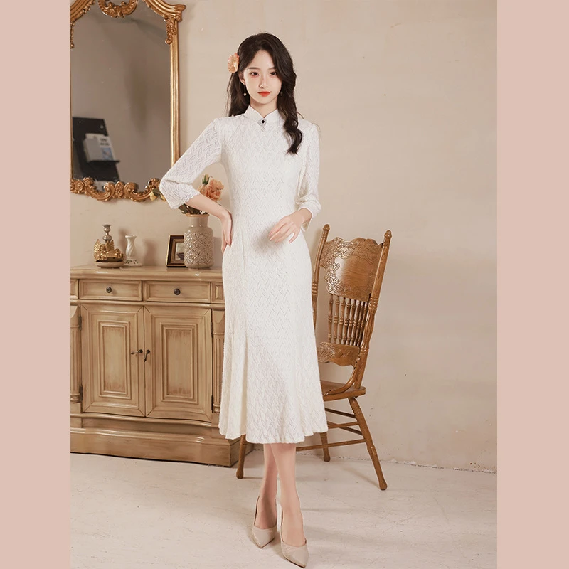 优质改良旗袍2023新款长袖白色鱼尾年轻款秋装雪尼尔蕾丝连衣裙