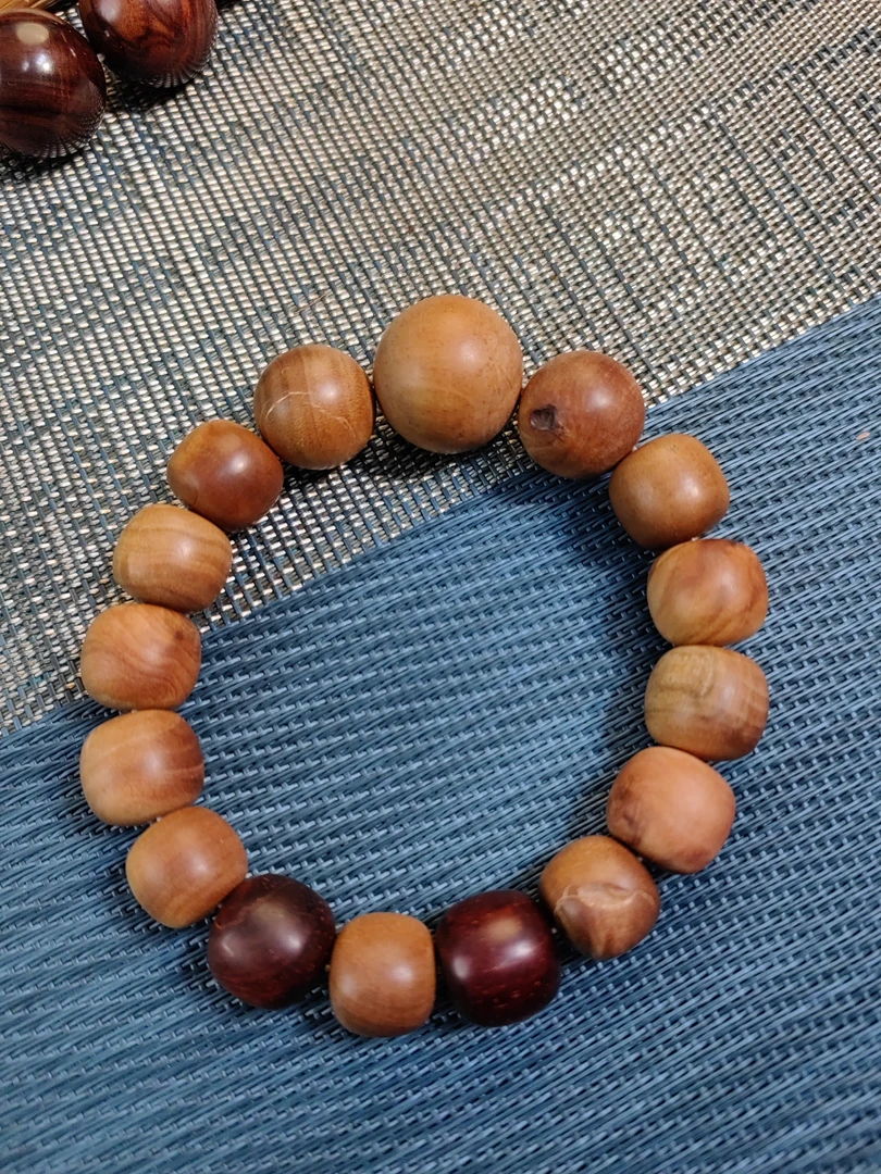 老山檀瑕疵珠手串创意性搭配珠