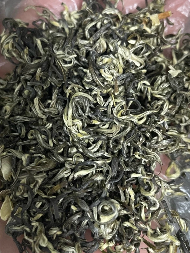 四川茉莉花茶碧潭飘雪浓香型口重，耐冲泡