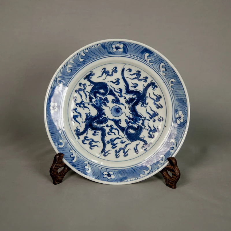 清晚期青花双龙戏珠盘B3-033