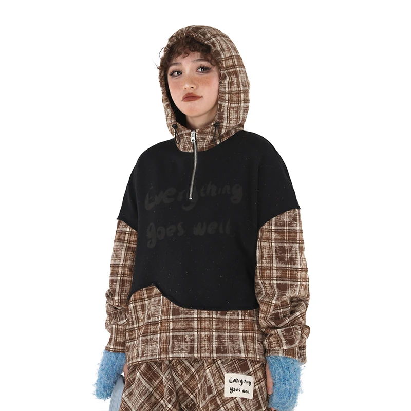 嬉游记原创2024春新款设计感假两件拼接卫衣女休闲时尚通勤连帽衫