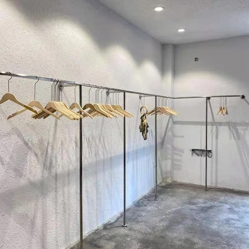 服装店上墙展示架女装店加厚不锈钢拉丝银挂衣架陈列架小红书推荐