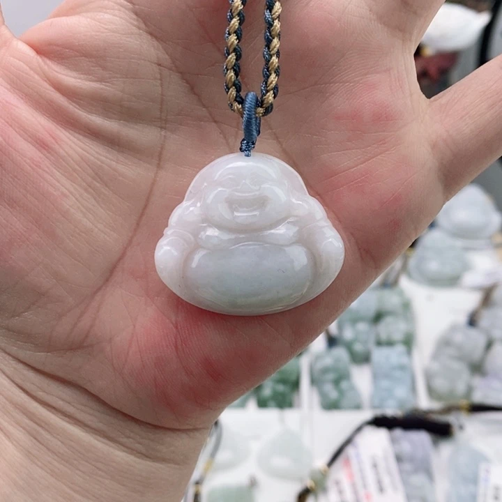 翡翠颈饰未镶嵌佛公