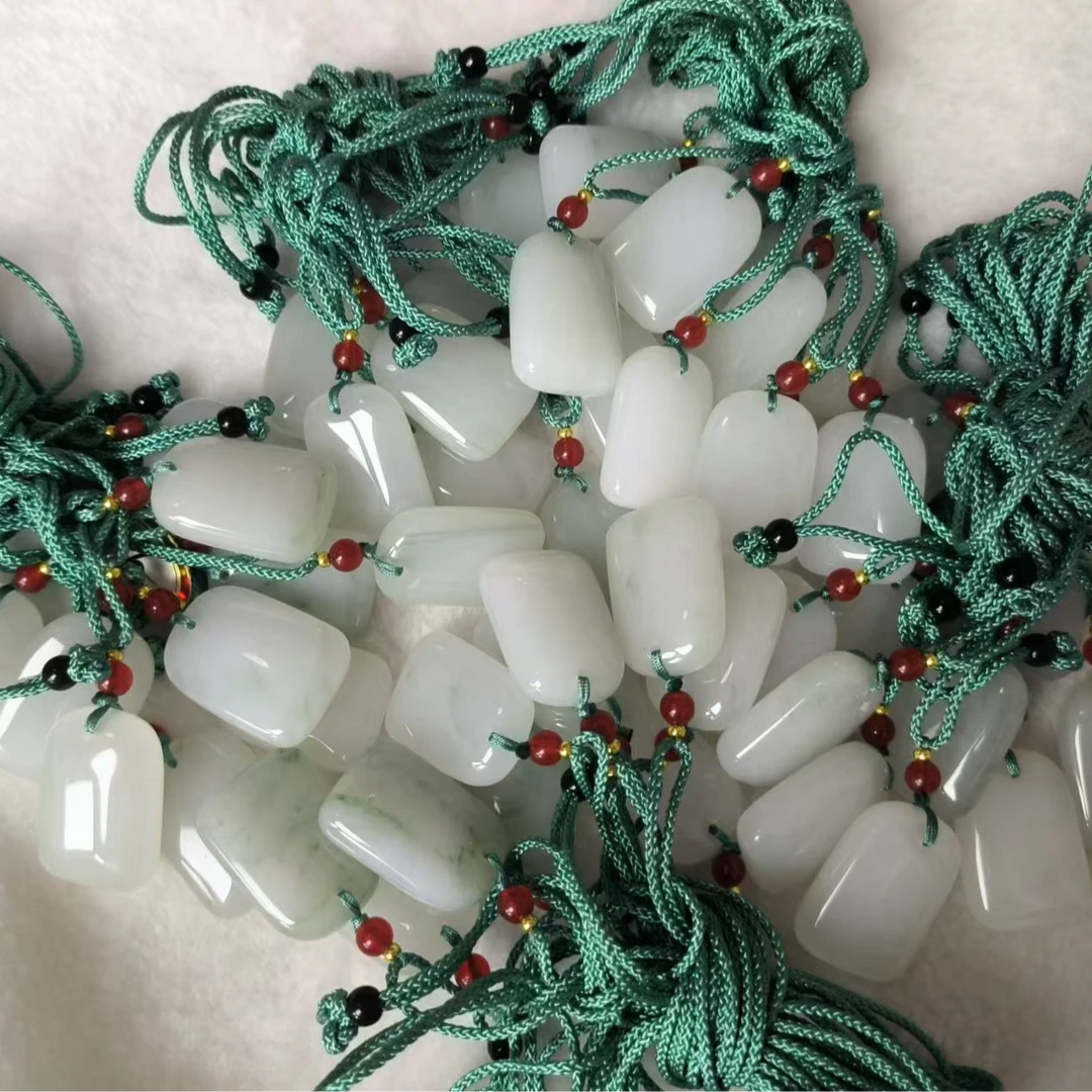 天山翠无事牌复古百搭吊坠（多样性发货发其一）