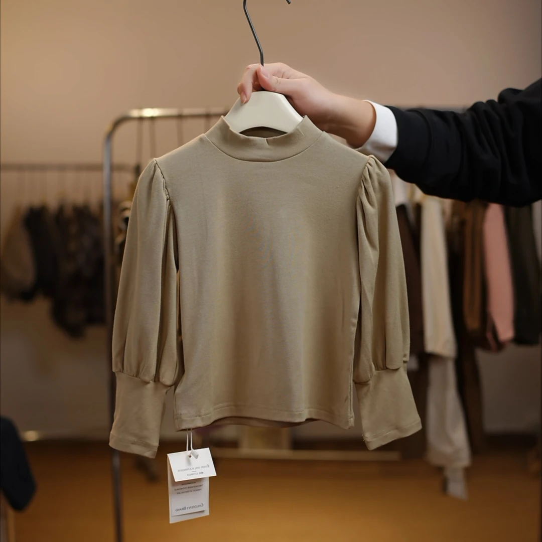 8128【JUTIAN】泡泡袖打底衫