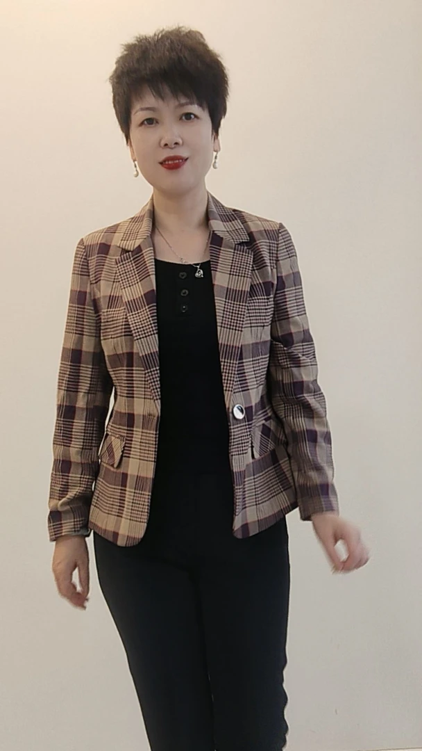 时尚潮流小格子西装