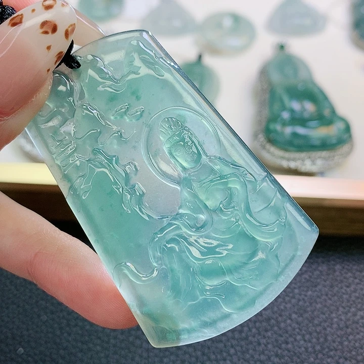 翡翠颈饰未镶嵌翡翠