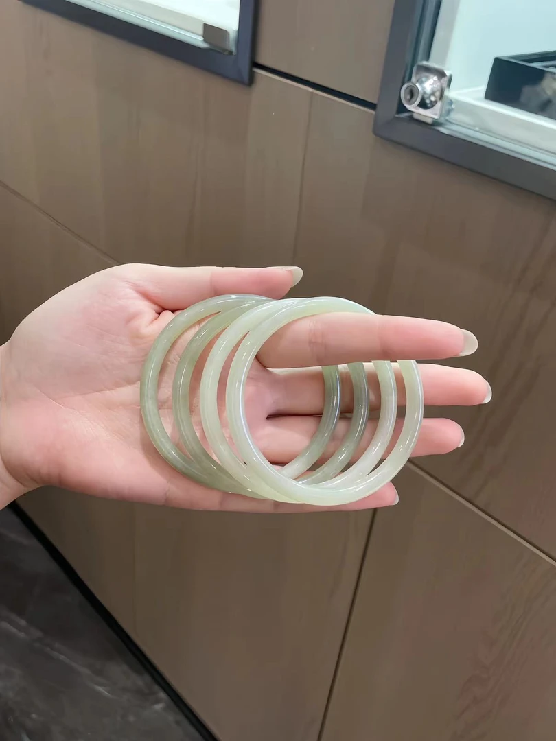 【玉在东方】冰细镯和田玉晴水镯建议拍大2个圈(多样性发货发其一)