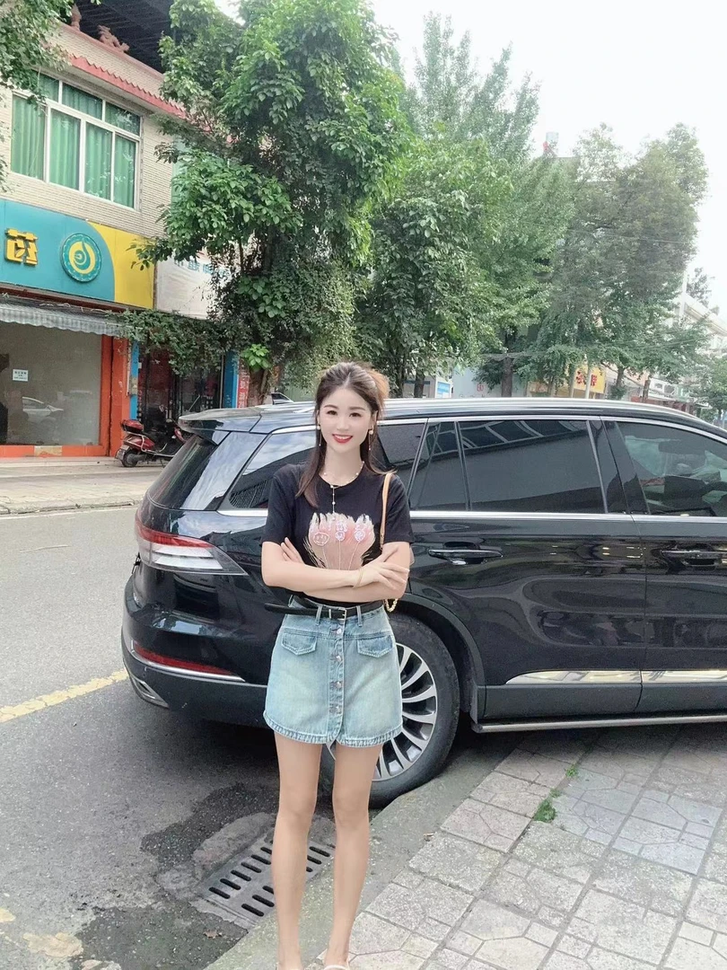 雪琴小屋重工艺羽毛体恤