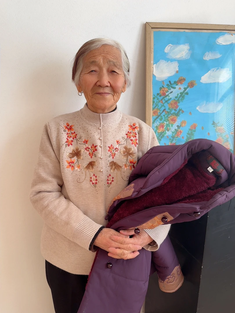 妈妈秋冬装一体绒保暖毛衣女内搭上衣中老年人冬季加绒加厚打底衫