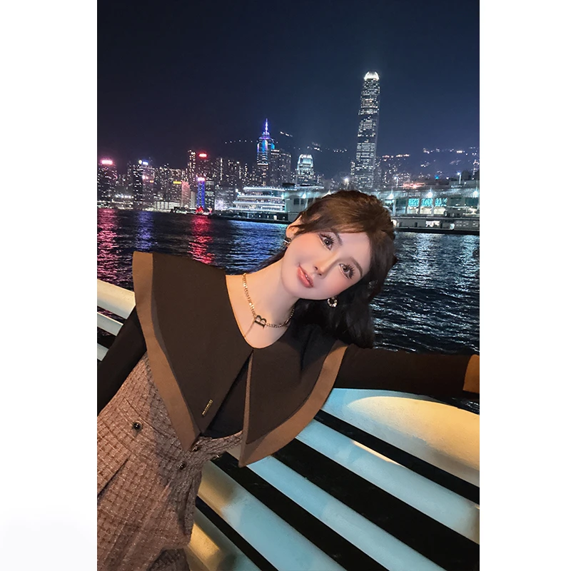 毛妮LADIESFIRST【日系文艺风】热力感 双层海军领打底小众T恤D8875