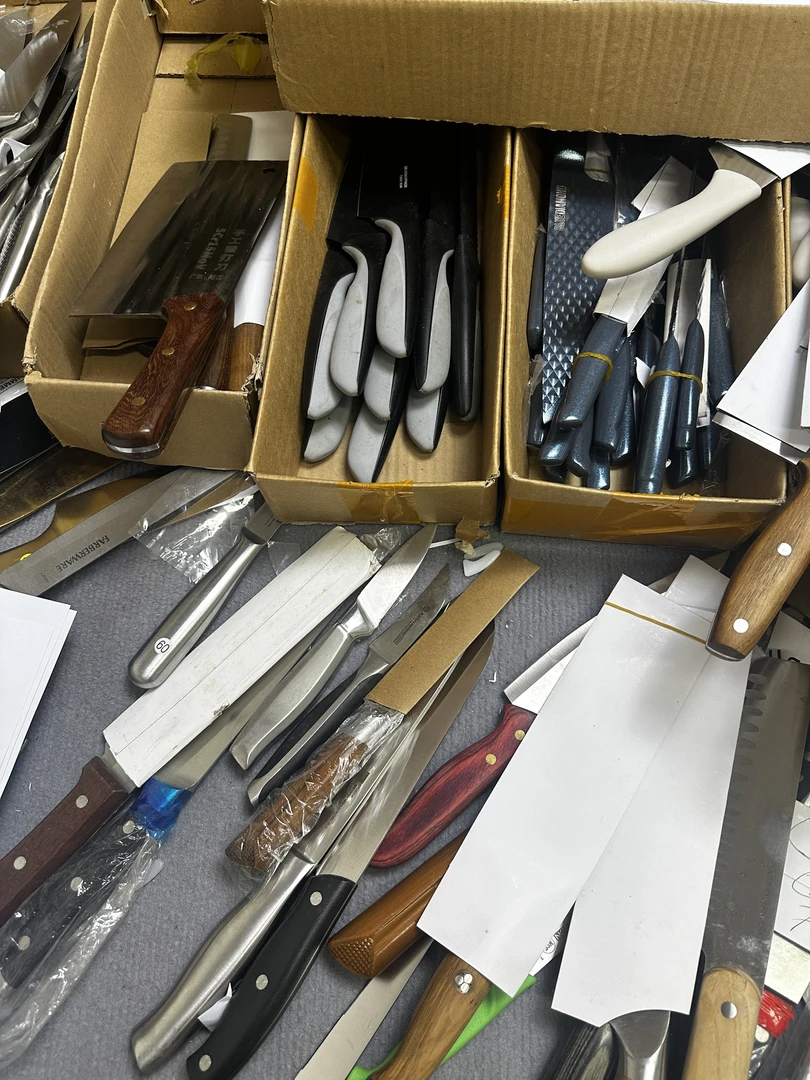 3-29日实时直播喊拍外贸厨具尾货杂款默认瑕疵库存菜刀