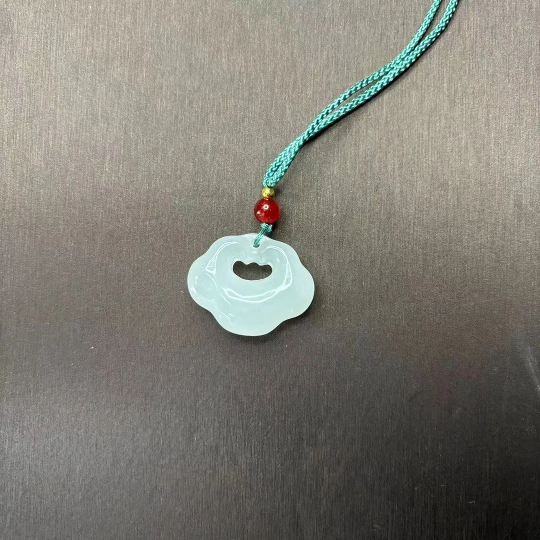 天山翠 如意空心锁吊坠 D16031