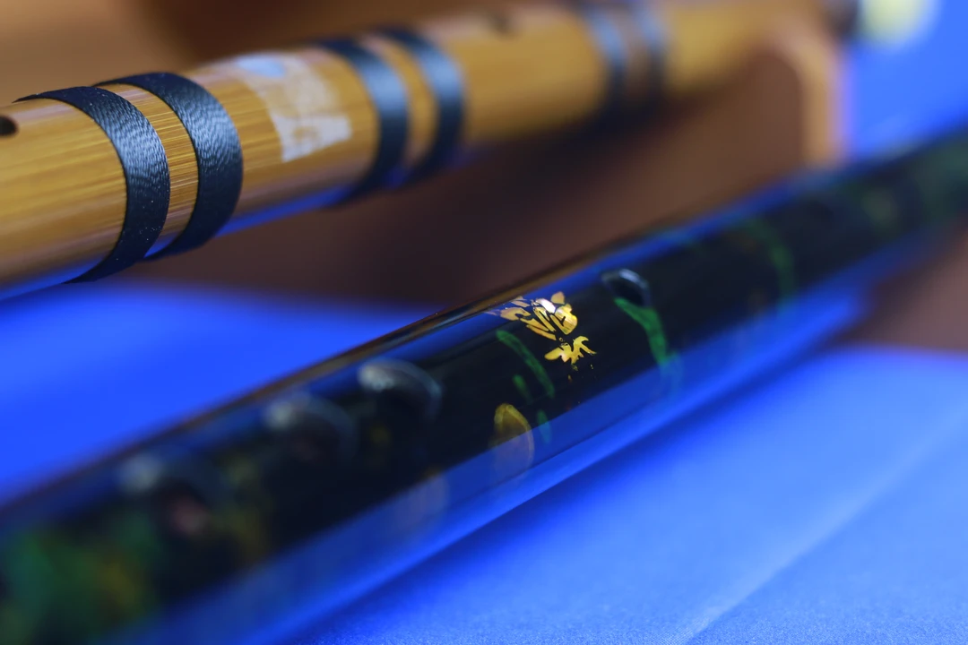 大漆裱布螺钿犀皮工艺