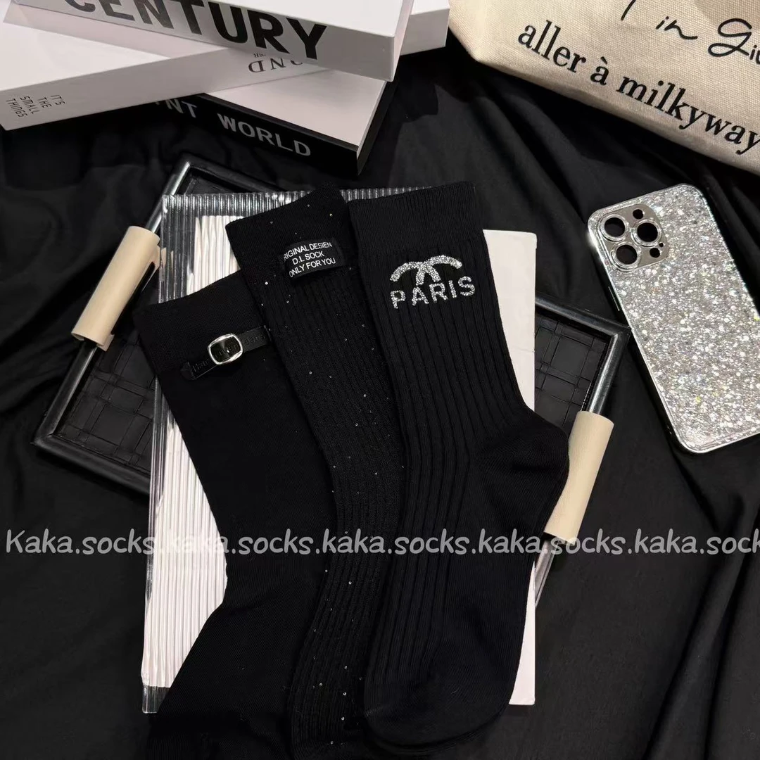 新品韩版轻奢高级感饰品袜黑色系时尚洋气百搭秋冬ins中筒袜