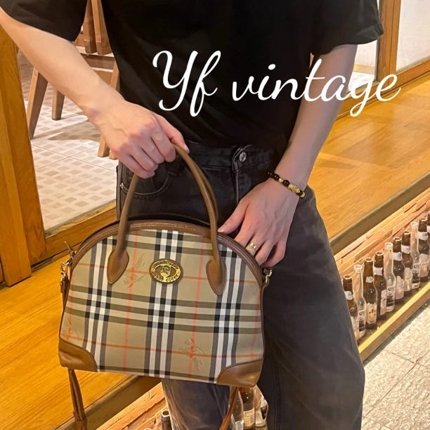 95新 BURBERRY/博柏利 yf/巴宝莉战马格纹贝壳手提斜挎