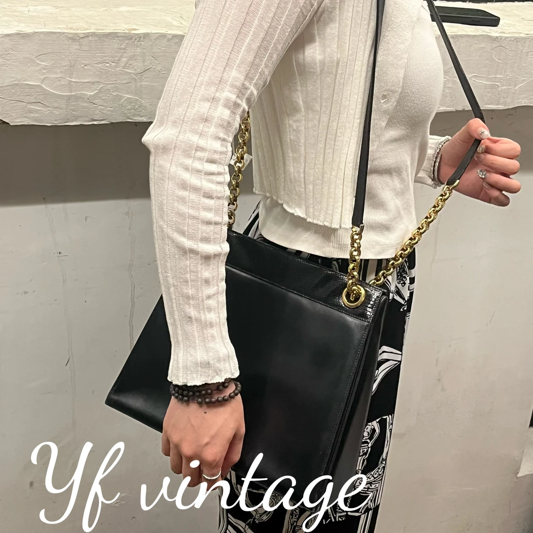 95新 FERRAGAMO/菲拉格慕 菲拉格慕 yf 稀有皮博物馆斜挎包