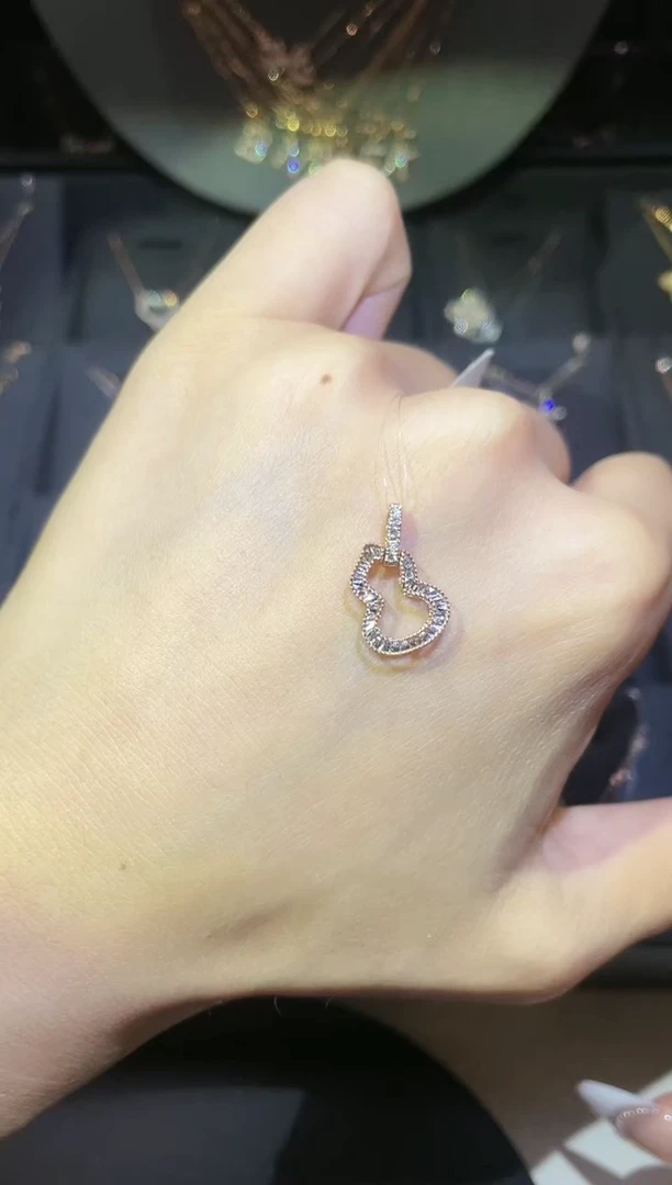 【闪购商品】钻石吊坠(不含链)18K金镶嵌18K金玫 多人 葫芦