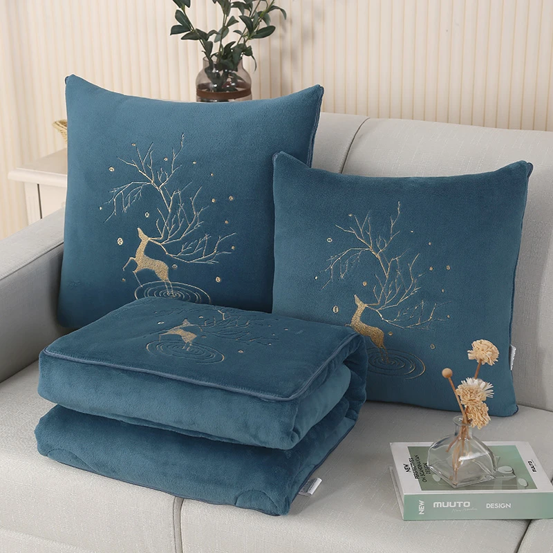 抱枕被子两用冬季加厚牛奶绒午睡枕头汽车载内靠枕办公室多功能