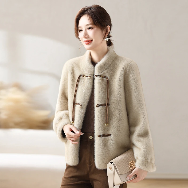 秋冬装2024新款中老年仿水貂绒新中式皮毛一体大码气质女装外套