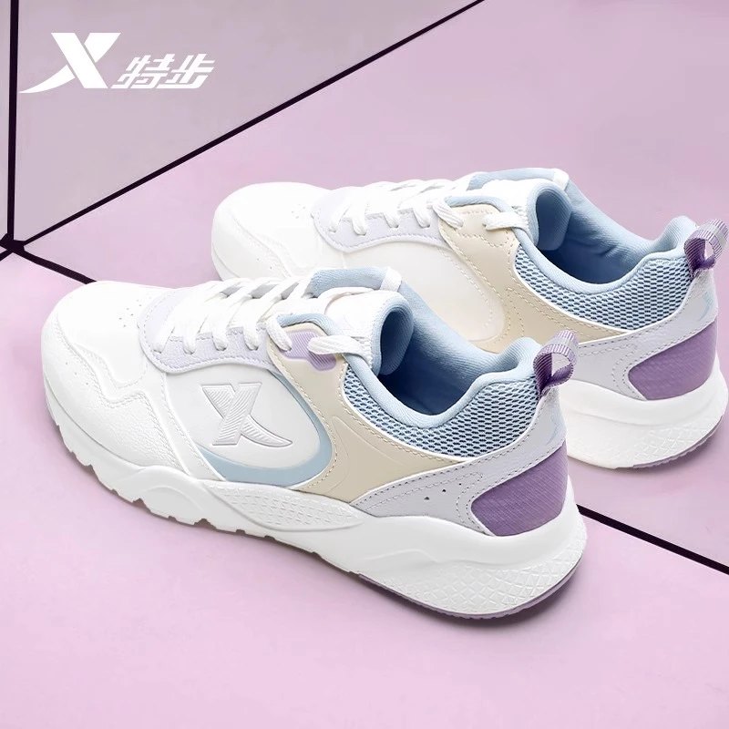 特步官方女鞋皮面防水学生运动鞋厚底跑步鞋休闲鞋子百搭老爹鞋女