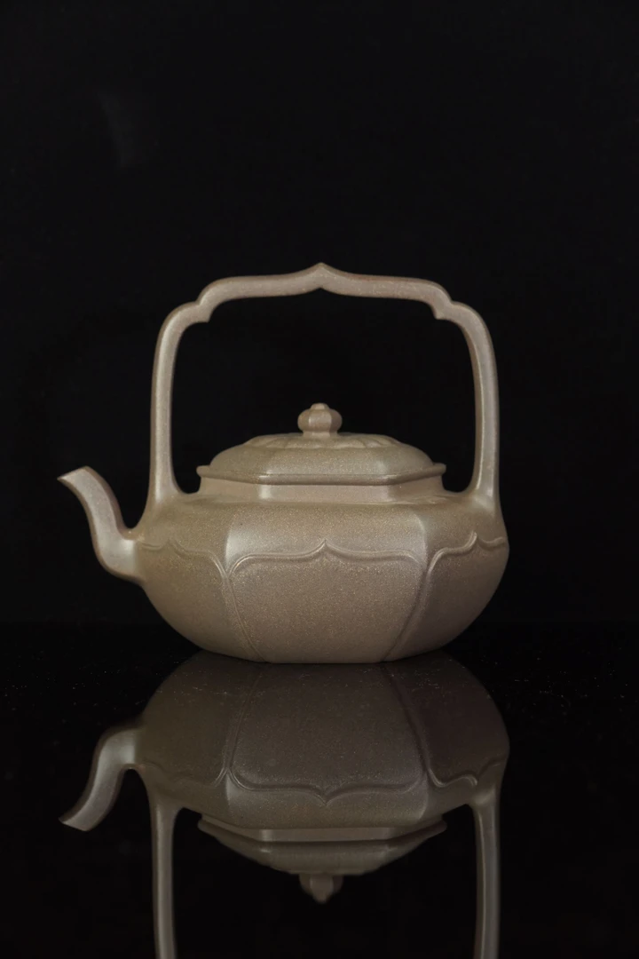 章杰《意莲提梁壶》青段泥1200cc 2015年景州杯大赛金奖全手工