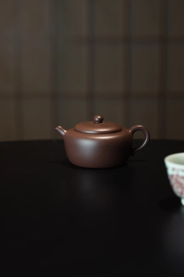 云松堂 金鑫 春水堂款《扁玉》紫砂壶 紫泥 150cc