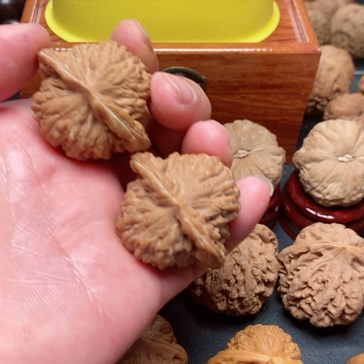 【闪购商品】四座楼核雕用****0