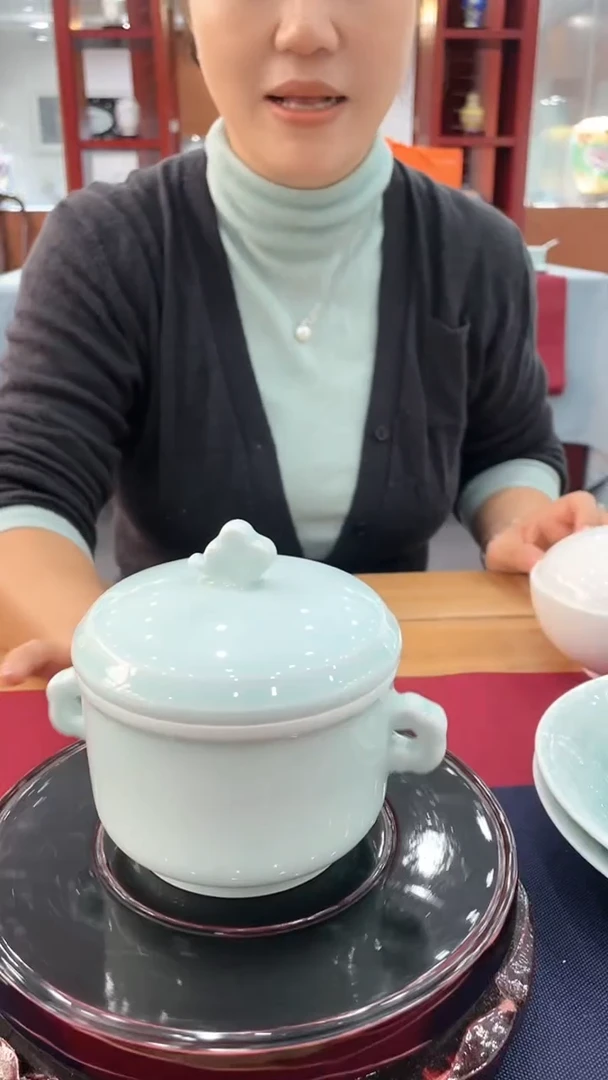 【闪购商品】罐景德镇千年博大影青高款炖盅1只