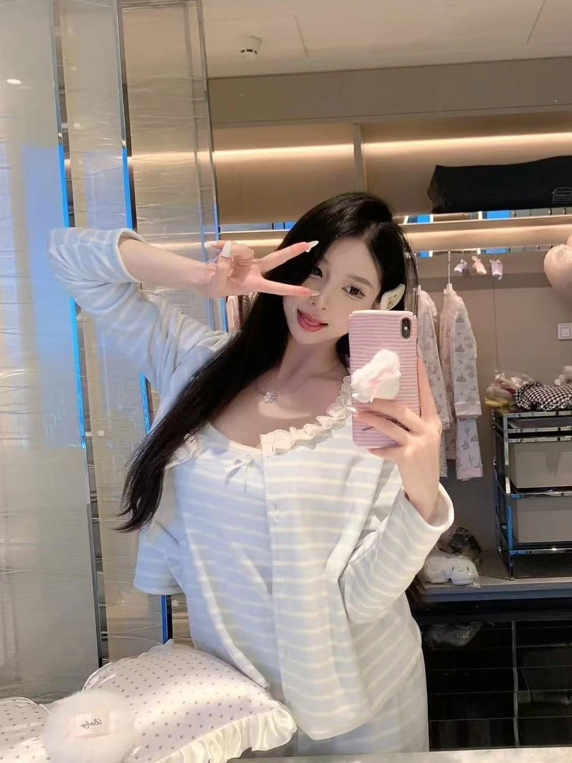 奶蓝色条纹德绒睡衣三件套女秋冬新款吊带长袖开衫长裤家居服套装