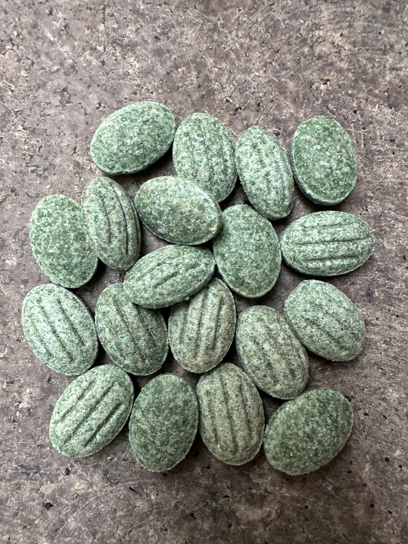 家庭清理蓝色丸丸都可使用驱鼠丸室内外养殖场蓝色祛四害颗粒驱虫