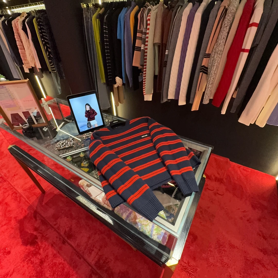 HM 24/FW X红蓝条纹圆领羊毛针织衫#肩扣#徽标