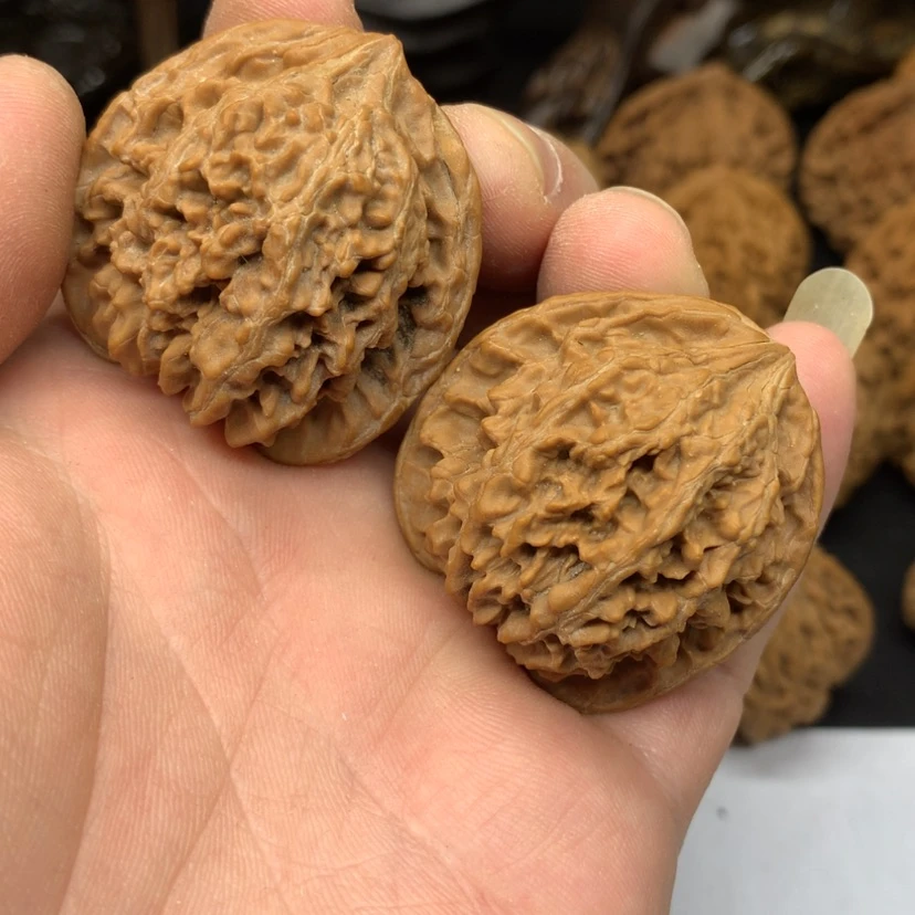 【闪购商品】文玩核桃吊坠M***哥38满天星略磕楞