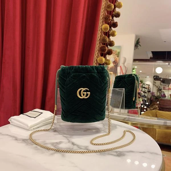 95新 GUCCI/古驰 马蒙水桶包绿色金扣丝绒/单肩包/62280256