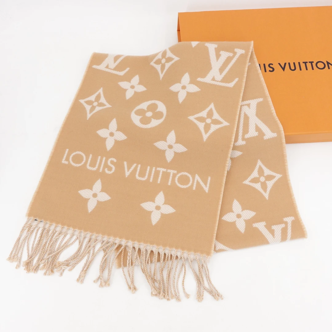 99新 LouisVuitton/路易威登 奶茶色羊毛围巾11074667