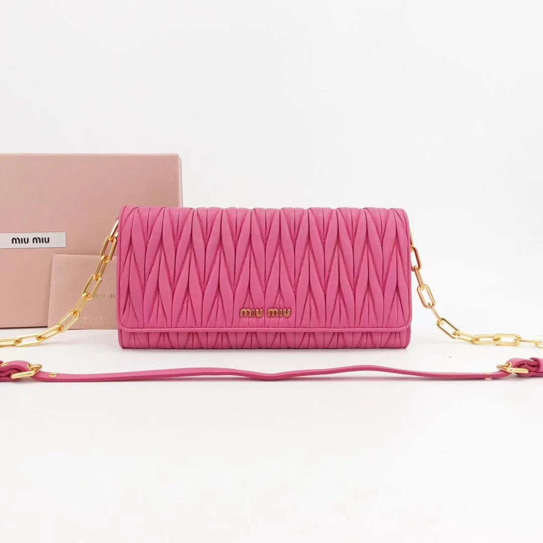 95新 MIU MIU/缪缪 GGS缪缪褶皱链条包玫红色金扣羊皮