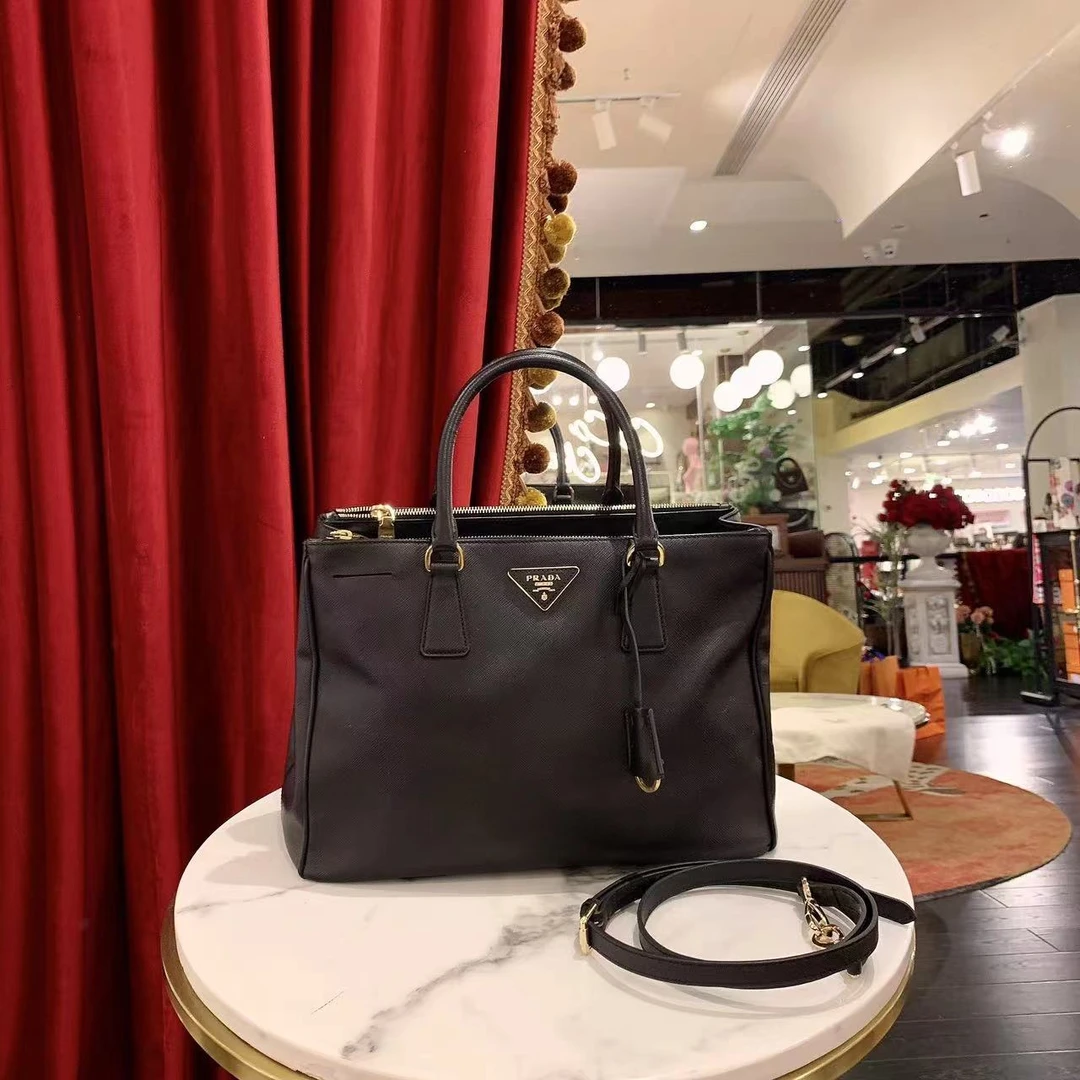 95新 Prada/普拉达 杀手包大号黑色金扣牛皮单肩包/31571838