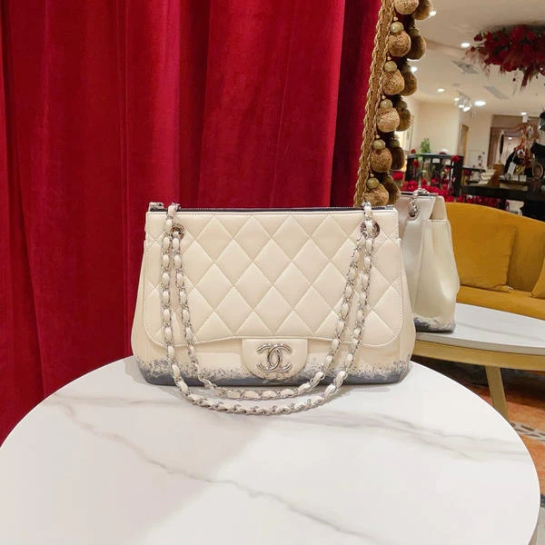 95新 Chanel/香奈儿 白色拼银扣羊皮单肩包/84730763