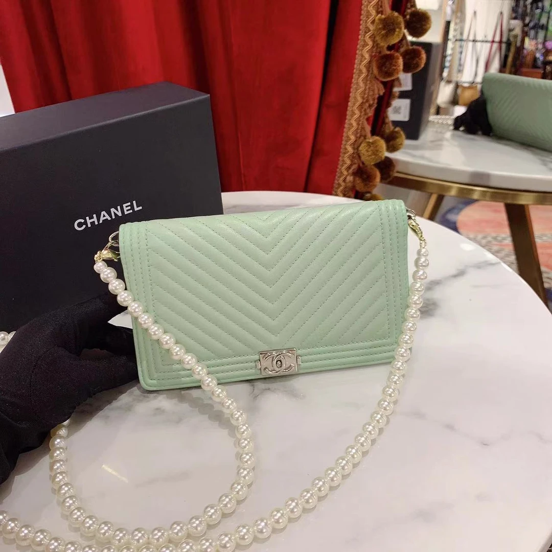 95新 Chanel/香奈儿 leboy长款钱包绿色银扣羊皮/44600640