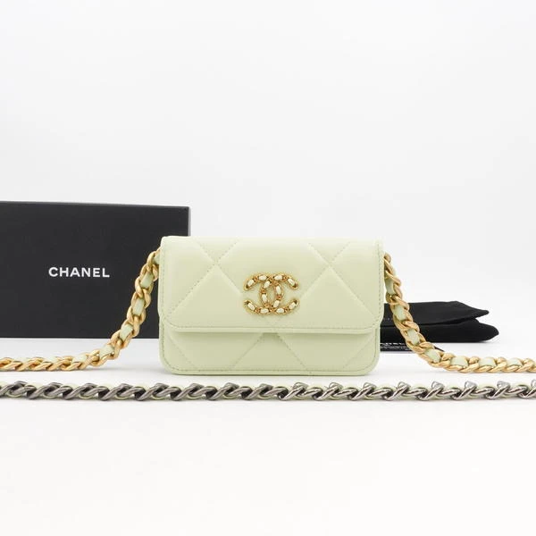 99新 Chanel/香奈儿 19bag woc mini绿色金扣/单肩包/63745960