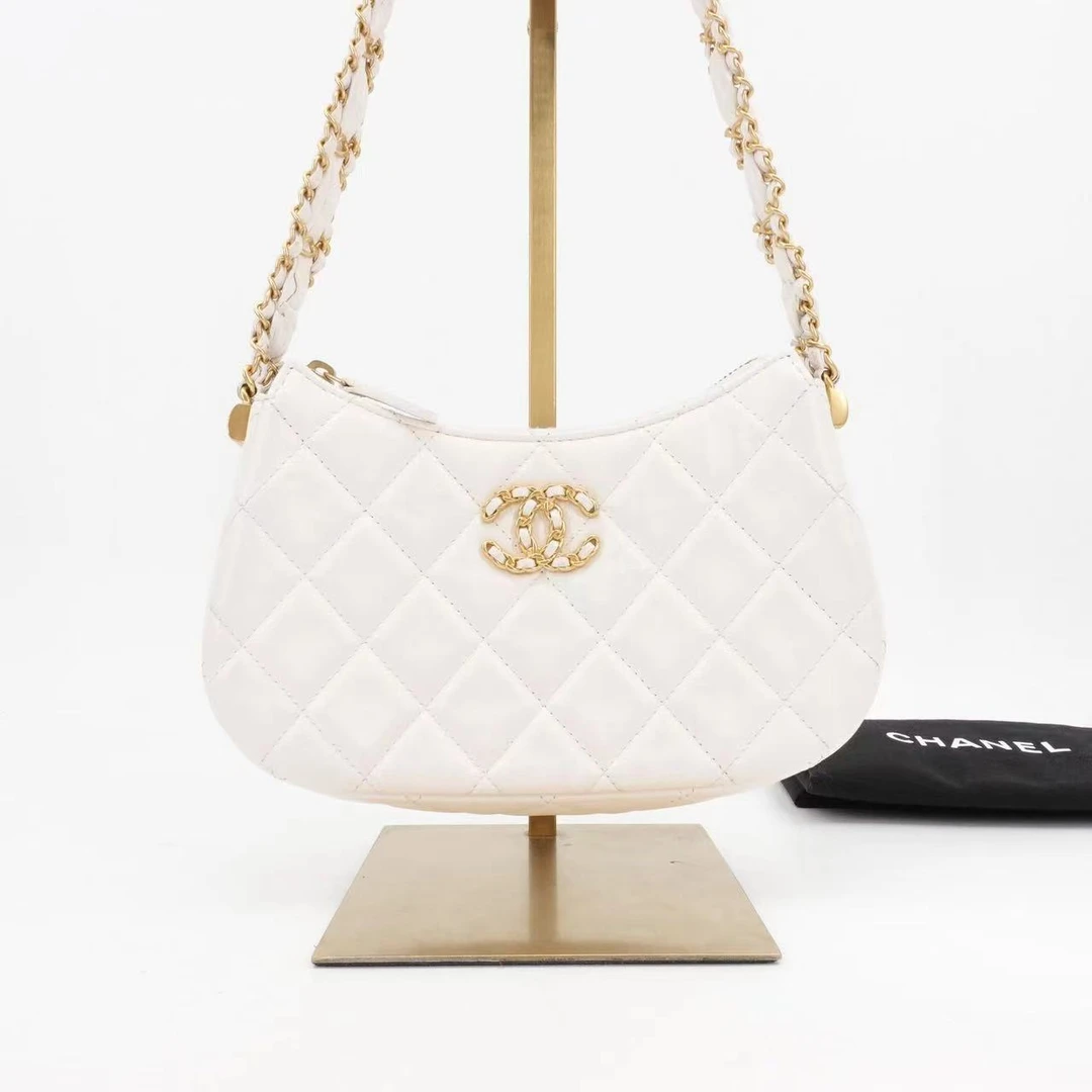 99新 Chanel/香奈儿 23k hobo小号白色金扣腋下包|52281208
