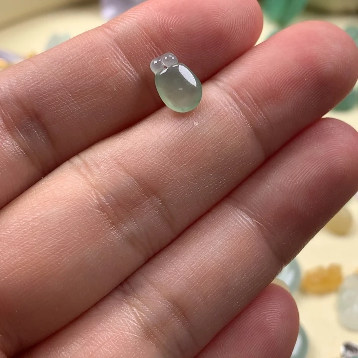 翡翠颈饰未镶嵌翡翠福瓜